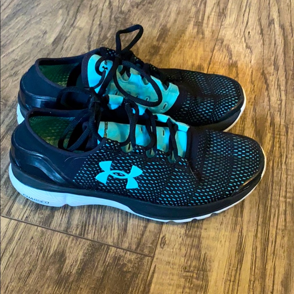 Athletic running sneakers